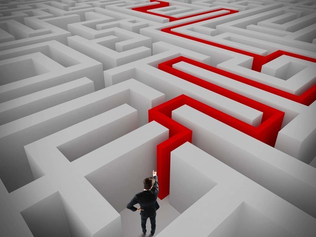 39227832 – businessman find the exit of a maze